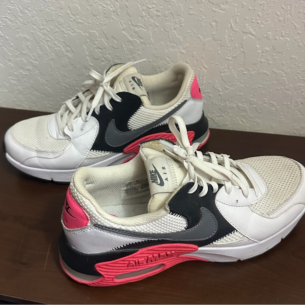 Nike Women’s Air Mesh Running Shoes - White, Black & Pink